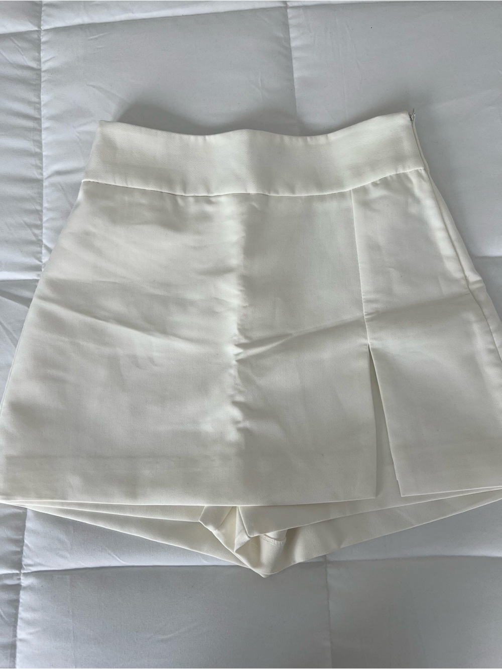 Zara Cream High-Waist Skort with Front Pleat
